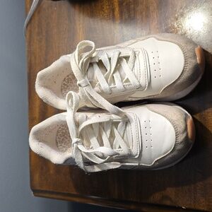 Little girl sneakers